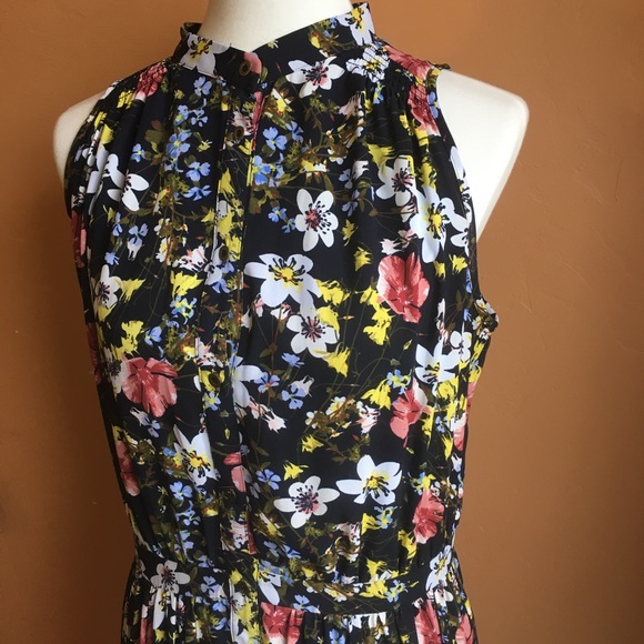 Banana Republic | Floral Maxi Dress 10 - Picture 4 of 8